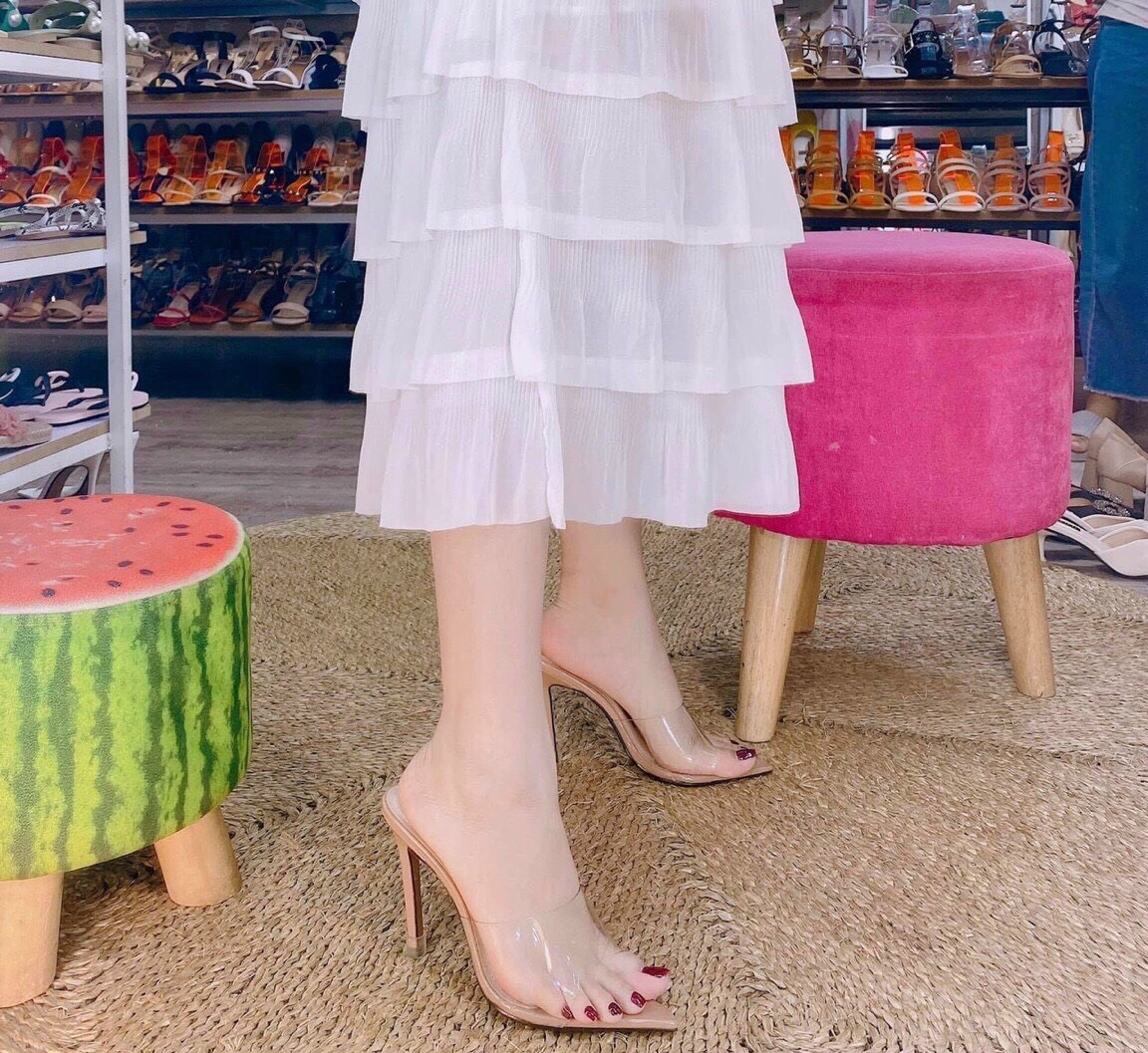 Guốc meka trong lòng nâng mũi nhọn