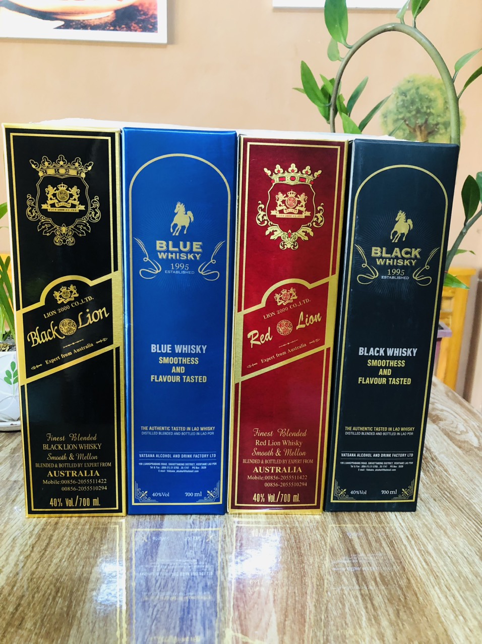 Combo 4 chai (Black, Red Lion và Black, Blue Whisky) 700ml - Nhập từ Lào ( chính hãng)