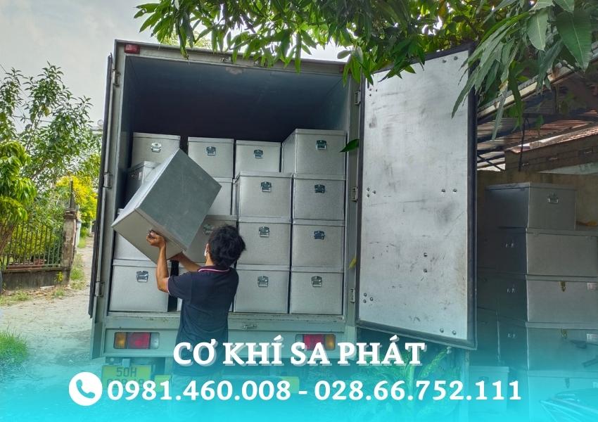Thùng đựng đồ nghề sửa xe có khóa (Kích thước 40 x 30 x 20 cm)