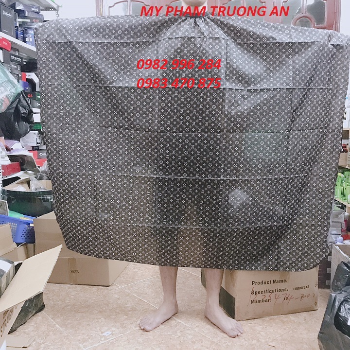 Áo choàng cắt tóc LV