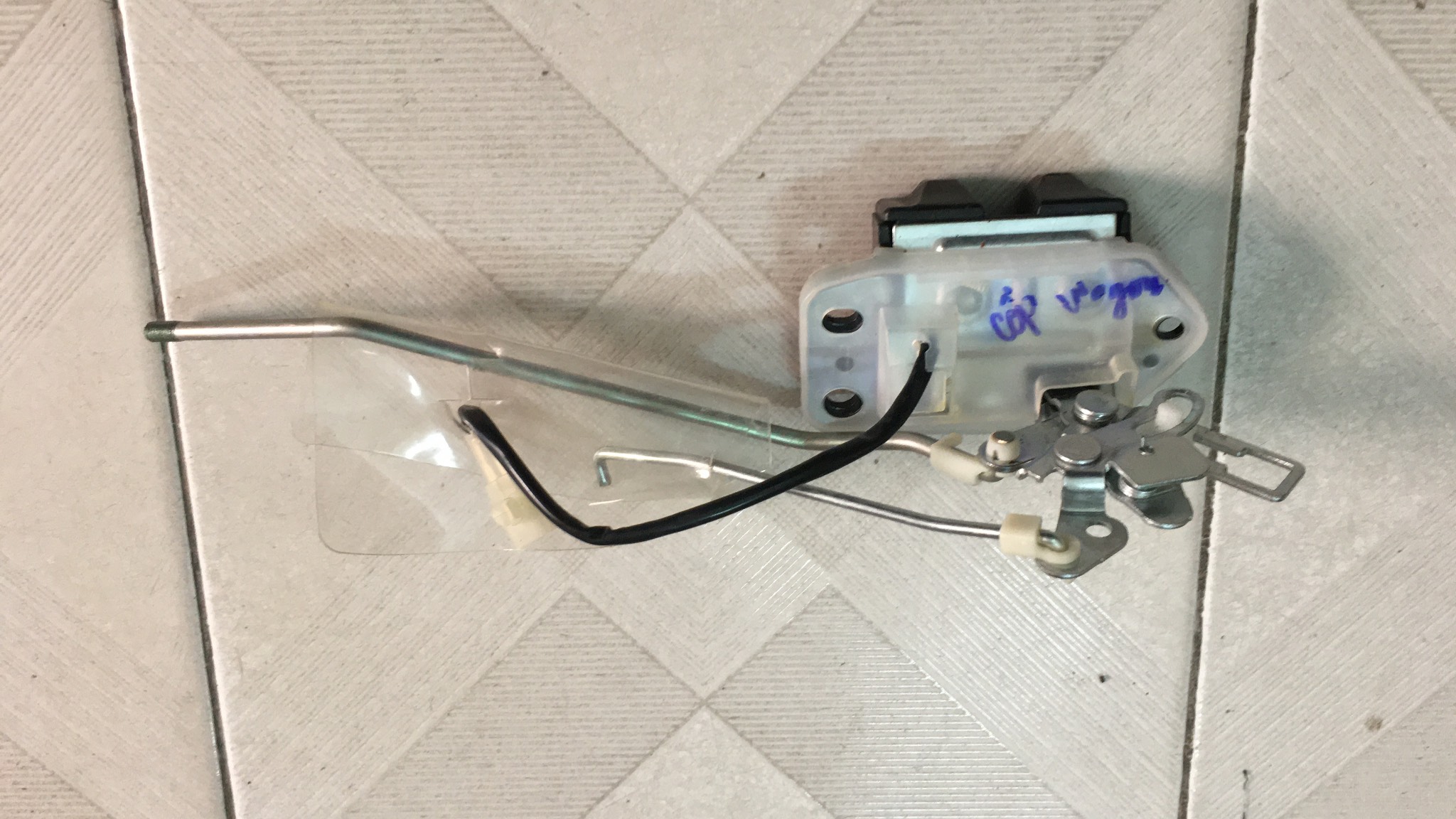 Ổ khóa ngậm cốp sau Suzuki Wagon R+