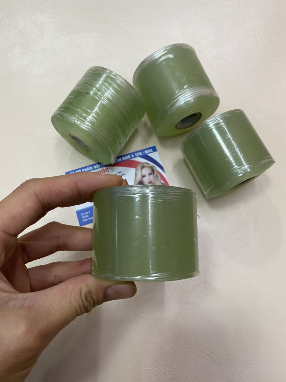 màng ủ tê mày môi