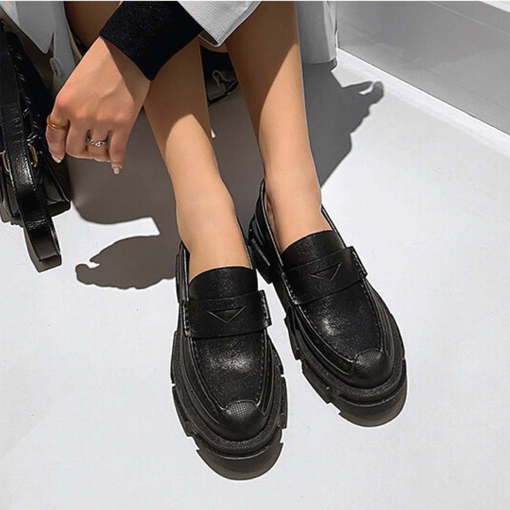 Giày Loafer nữ BOTAS đen