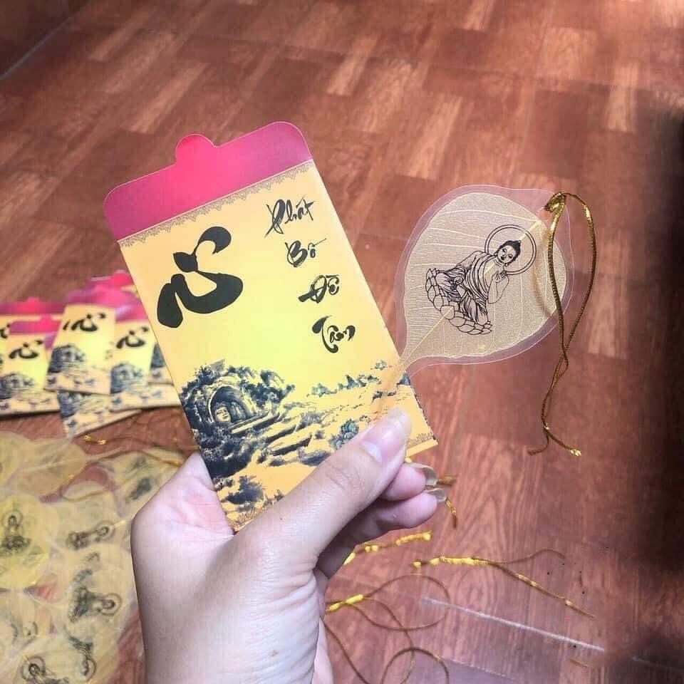 Lá bồ đề in hình phật dát vàng