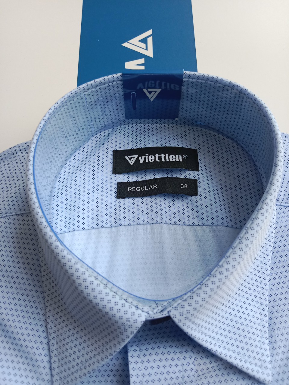 Áo sơ mi nam Việt Tiến tay ngắn vạt bầu [1S0650]