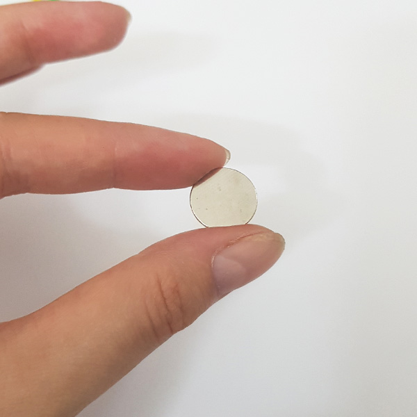 Nam Châm Siêu Mỏng 15x1mm Lực Hút Mạnh