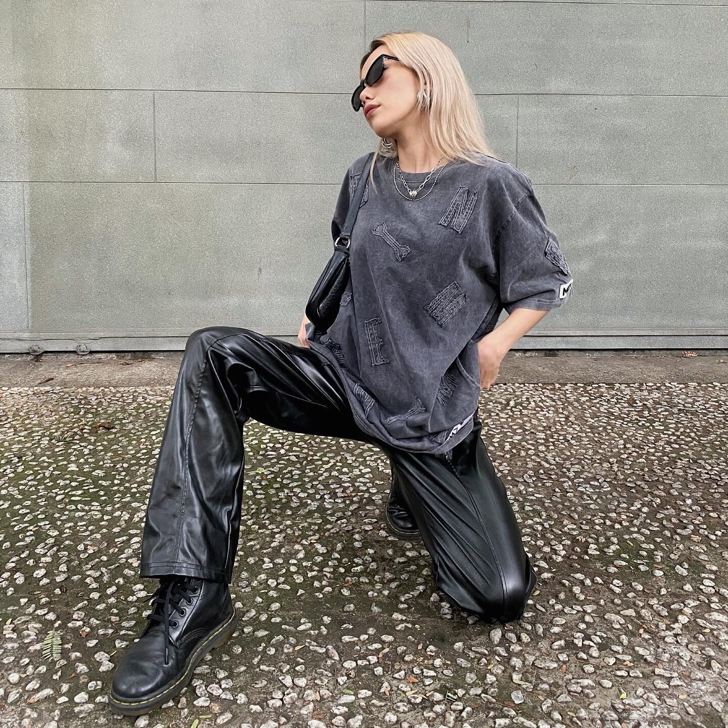 MENDE - Patch Washed Tee - Áo thun unisex xám