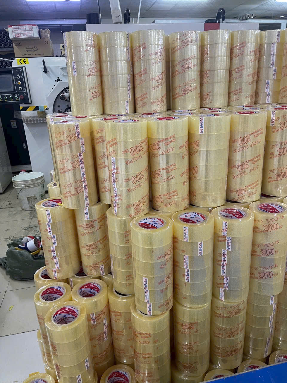 Băng keo trong / đục dán thùng - 1 cuộn 150 yard