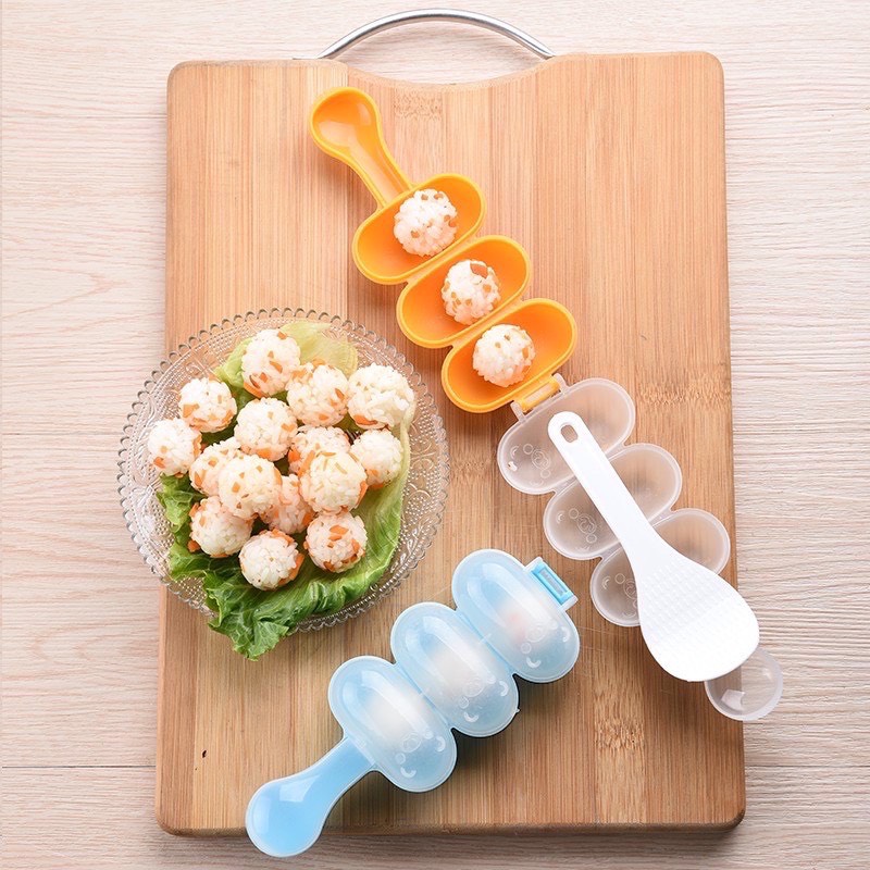 Khuôn lắc cơm cho bé ăn dặm.