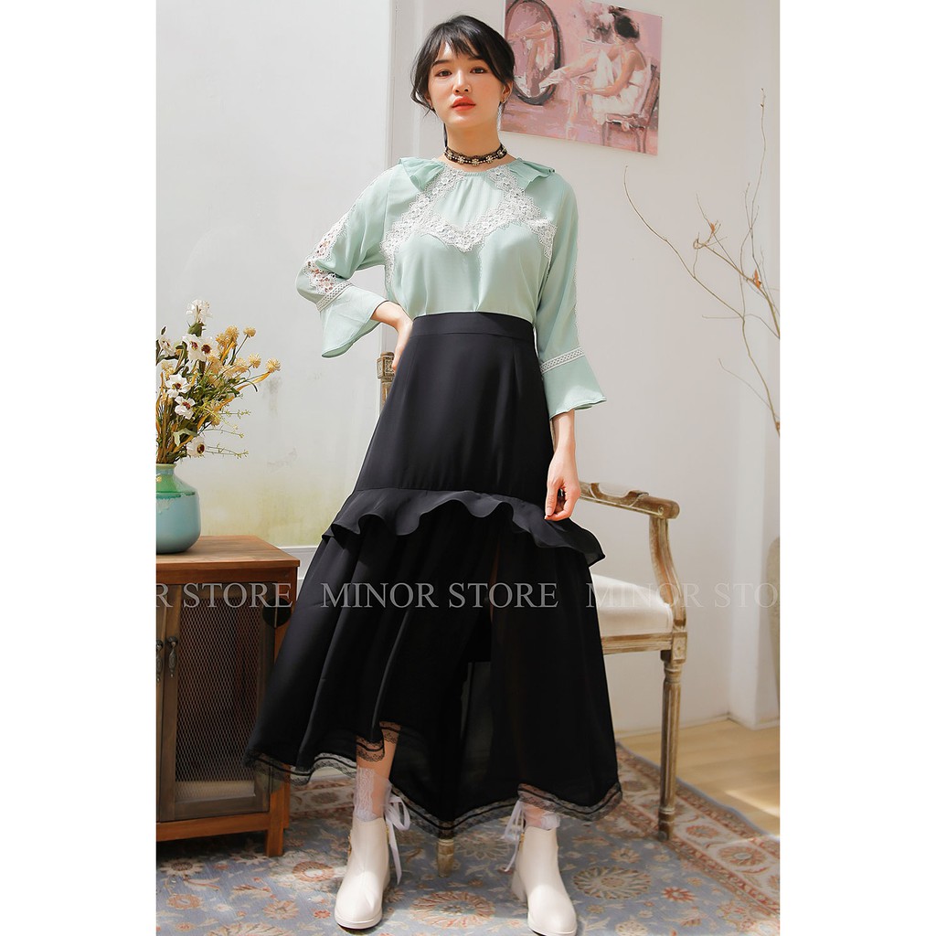 CHÂN VÁY ĐEN DÀI XẺ ĐÙI 2 TẦNG [MINOR SAUDASE]
