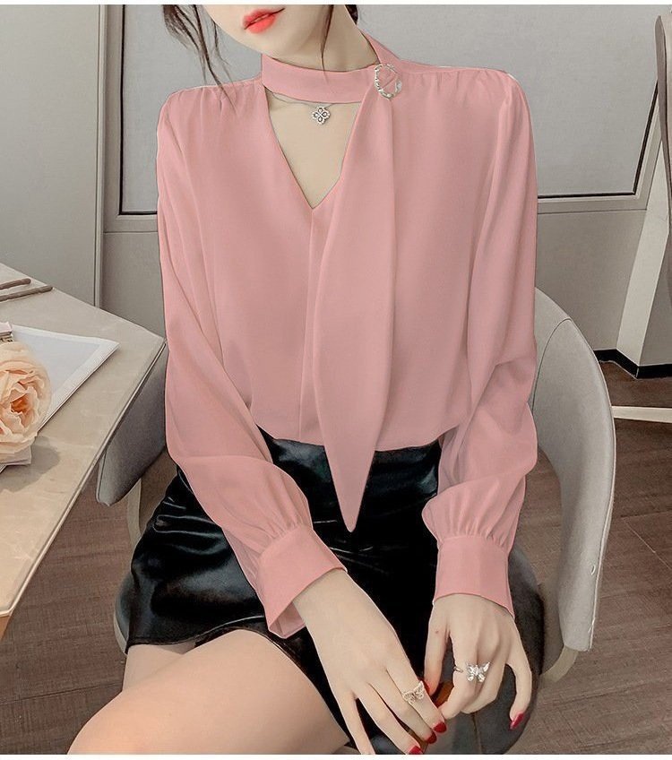 Áo kiểu lệch khoen tay dài cách điệu