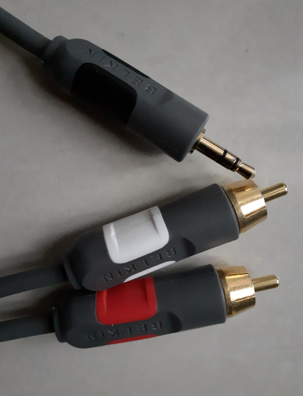 [HCM]DÂY 35LI RA 2 AV HÃNG BELKIN CỦA MỸ
