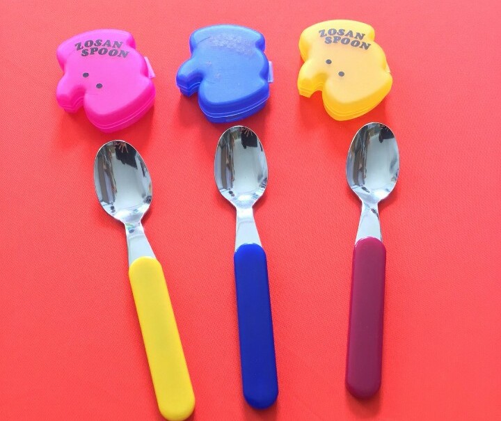 Thìa / Muỗng inox ăn cơm , ăn dặm cho bé kèm hộp đựng hình thú Zosan- Made in Japan - KBN 80386