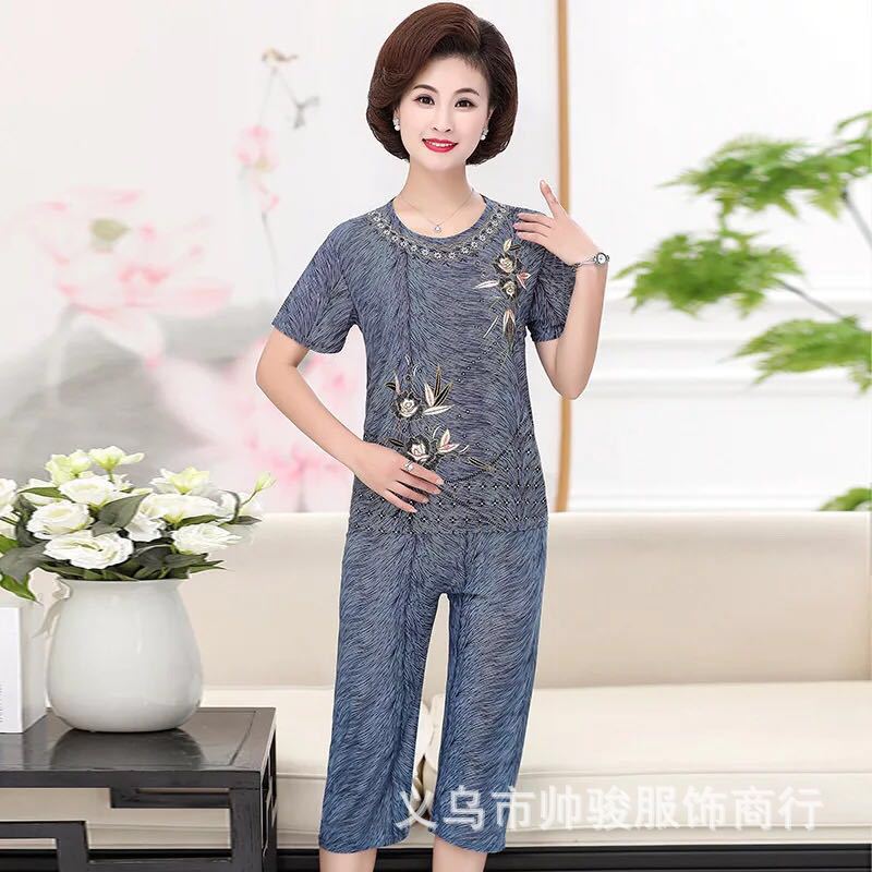 Bộ đồ mùa hè nữ tuổi trung niên có 5 màu đủ size từ 45 đến 70 ký