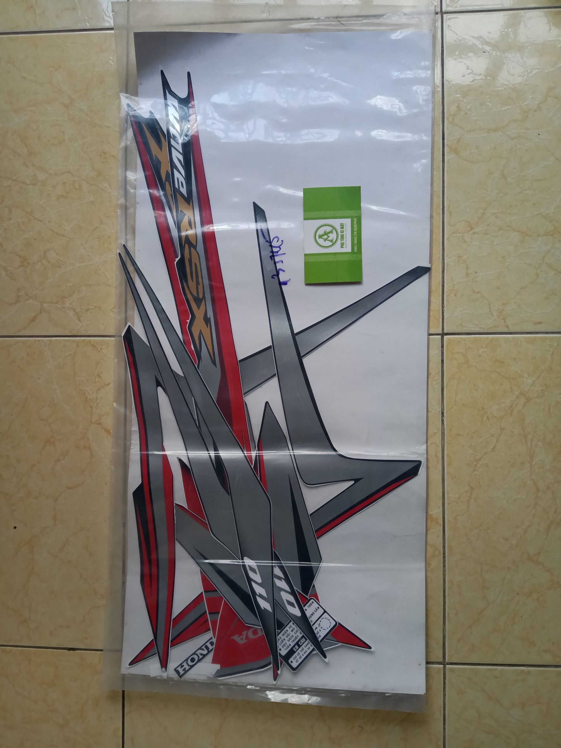 TEM XE RSX 2014 ĐỎ 3 LỚP