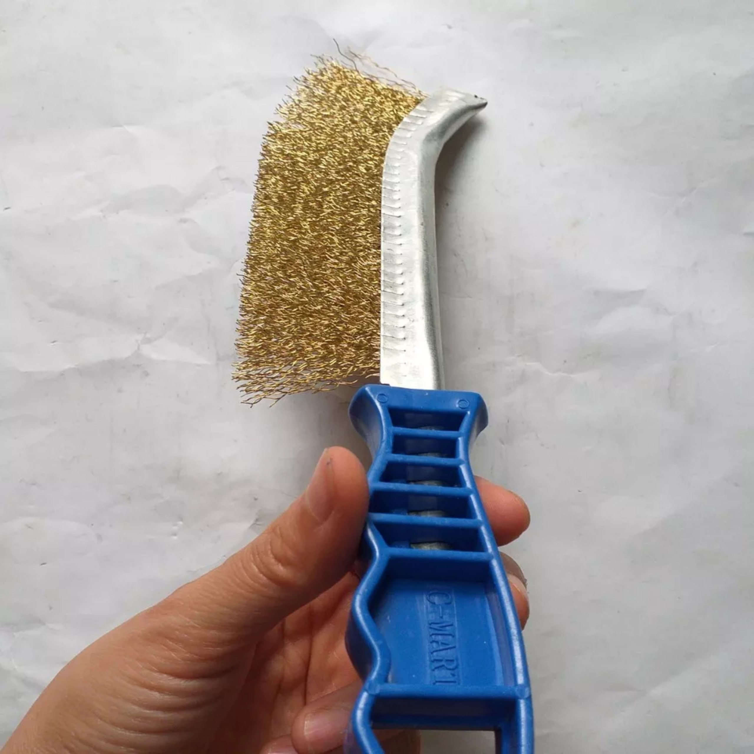 BÀN CHẢI SẮT ĐÁNH RỈ CÁN XANH ĐỎ