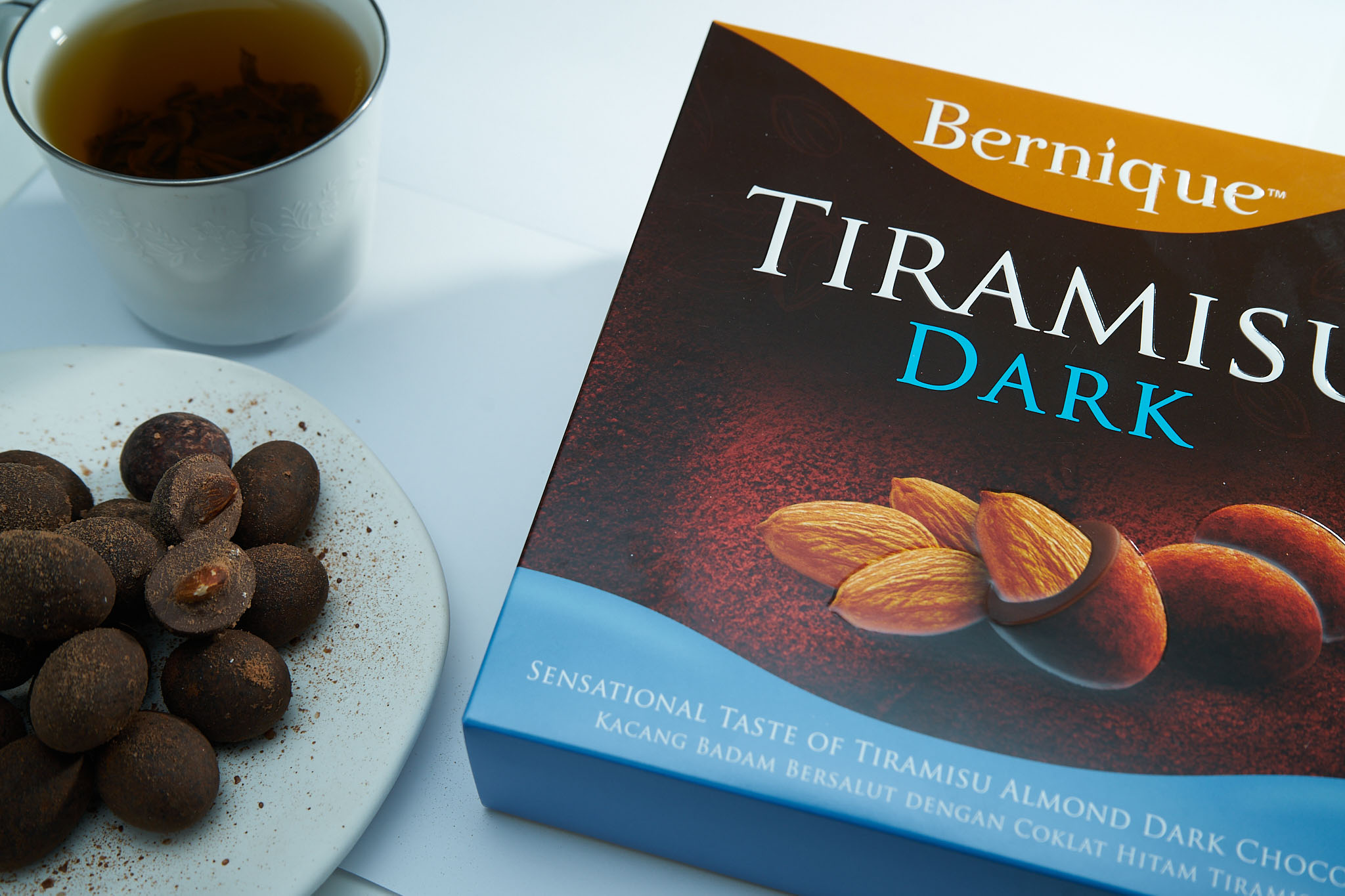 HCMCHOCOLATE ĐEN TIRAMISU HẠNH NHÂN BERNIQUE- MALAYSIA