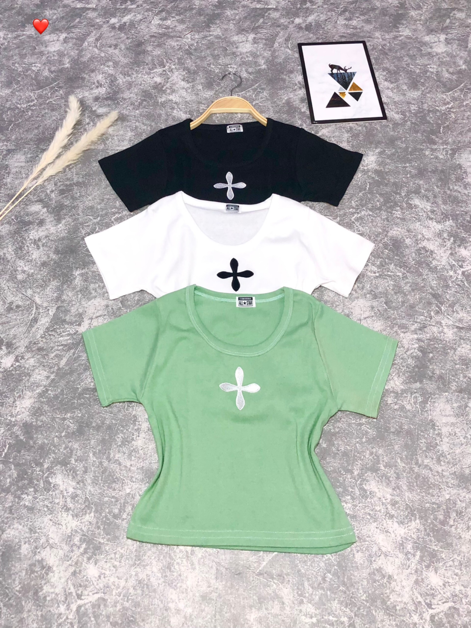 ÁO CROPTOP THÊU DẤU THẬP ĐẸP MẮT CHẤT BORIP