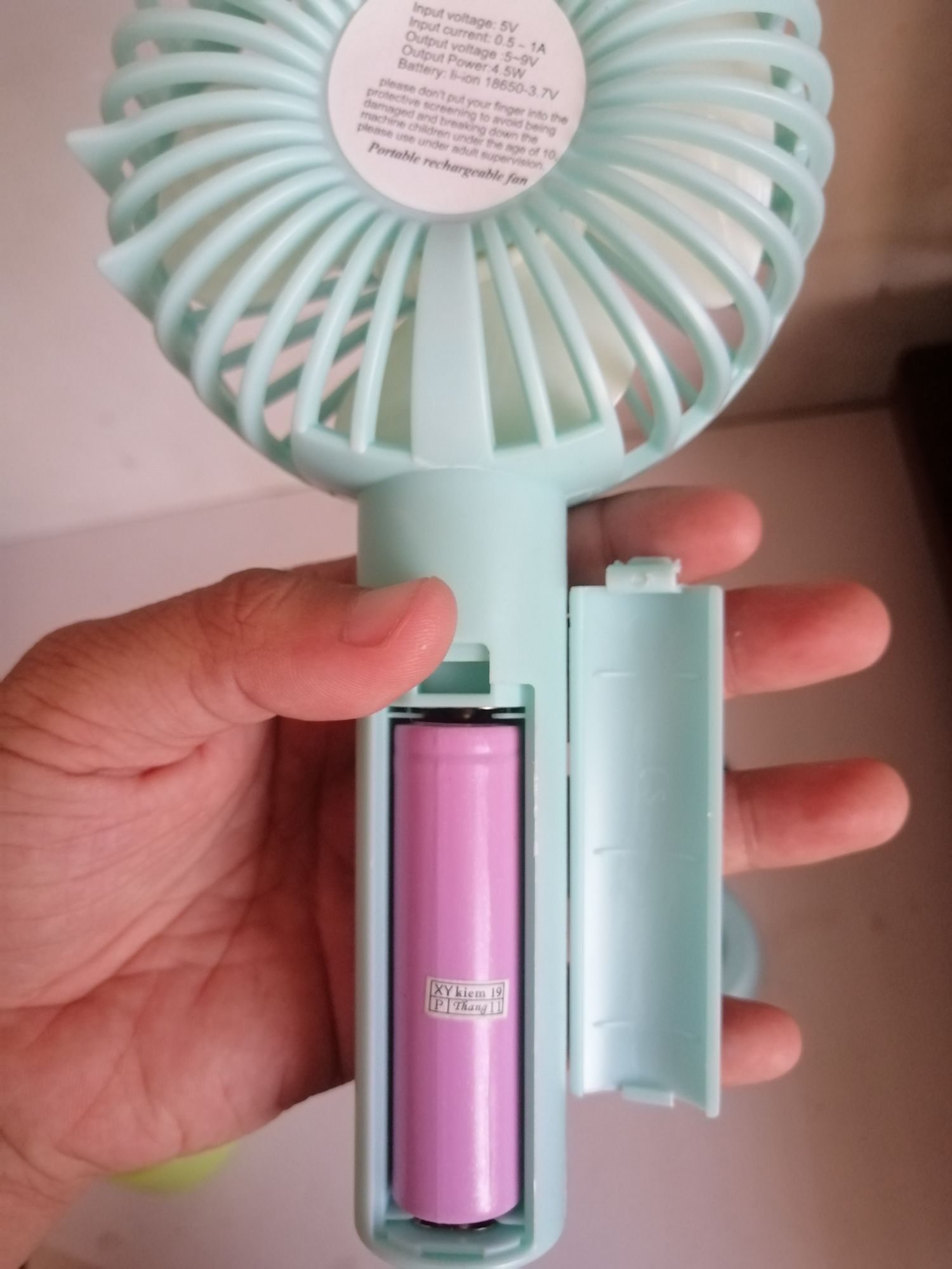[HCM]quạt cầm tay 3 cấp độ có đế đứng