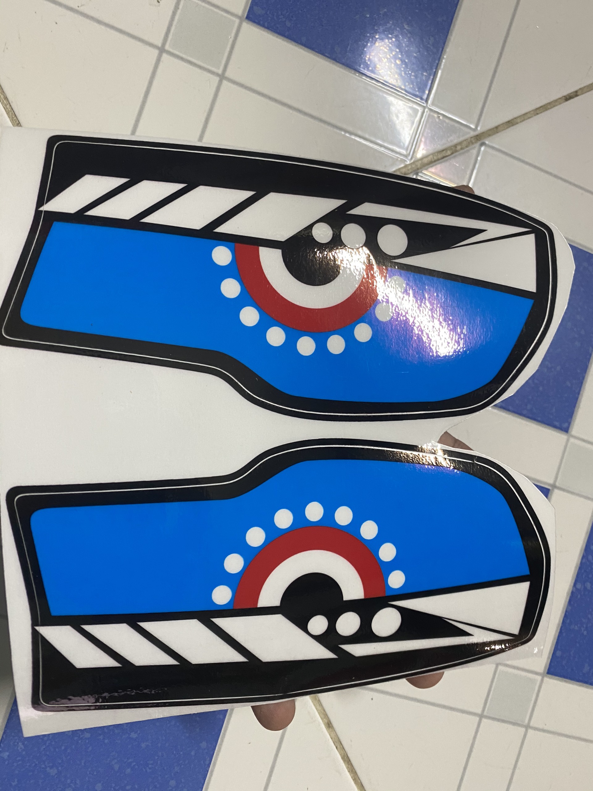 TEM DÁN MẮT ĐÈN AIR BLADE 2016-2019 TRẮNG XANH TRÒN