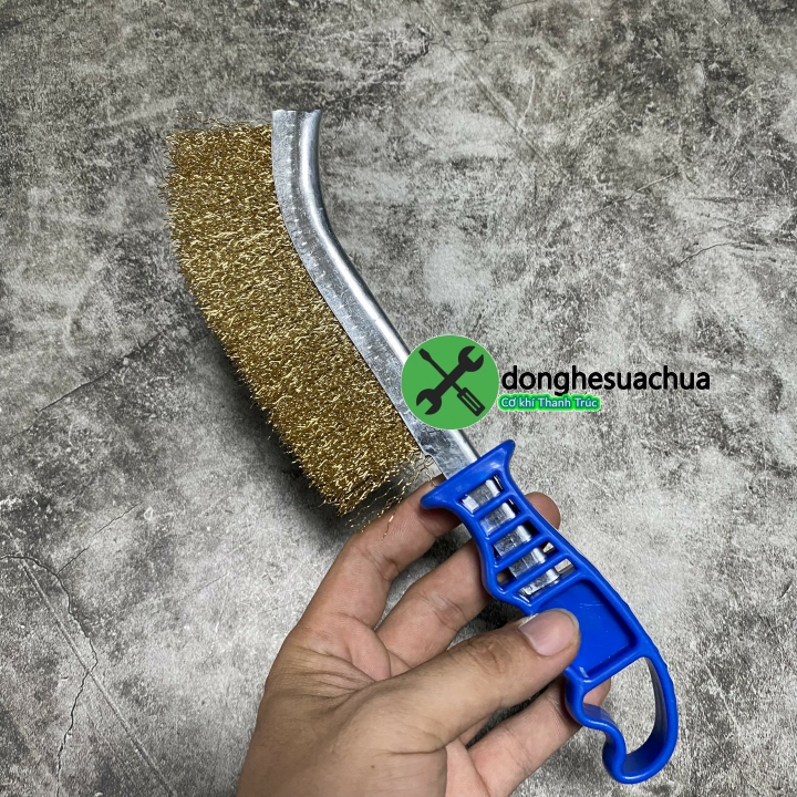 Bàn chải sắt C-mart E0001 màu xanh
