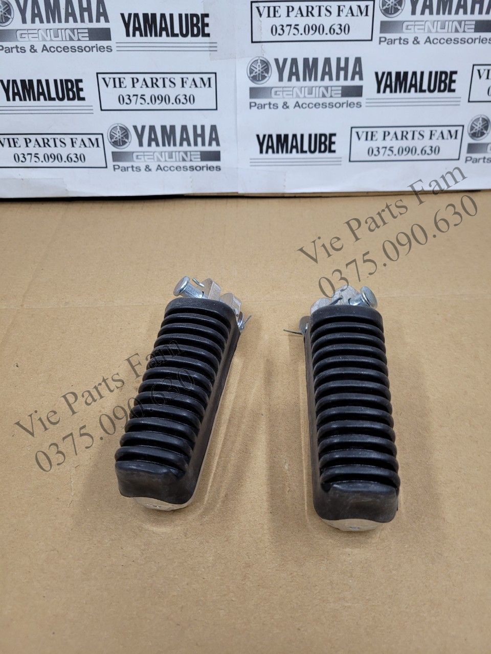 Full bộ cao su gác chân trước Exciter 150 (giá 1 cặp = 2 bên)