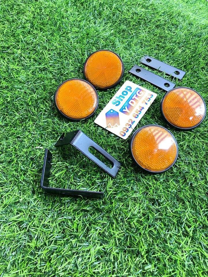 Mắt Mèo Phản Quang Trước Sau