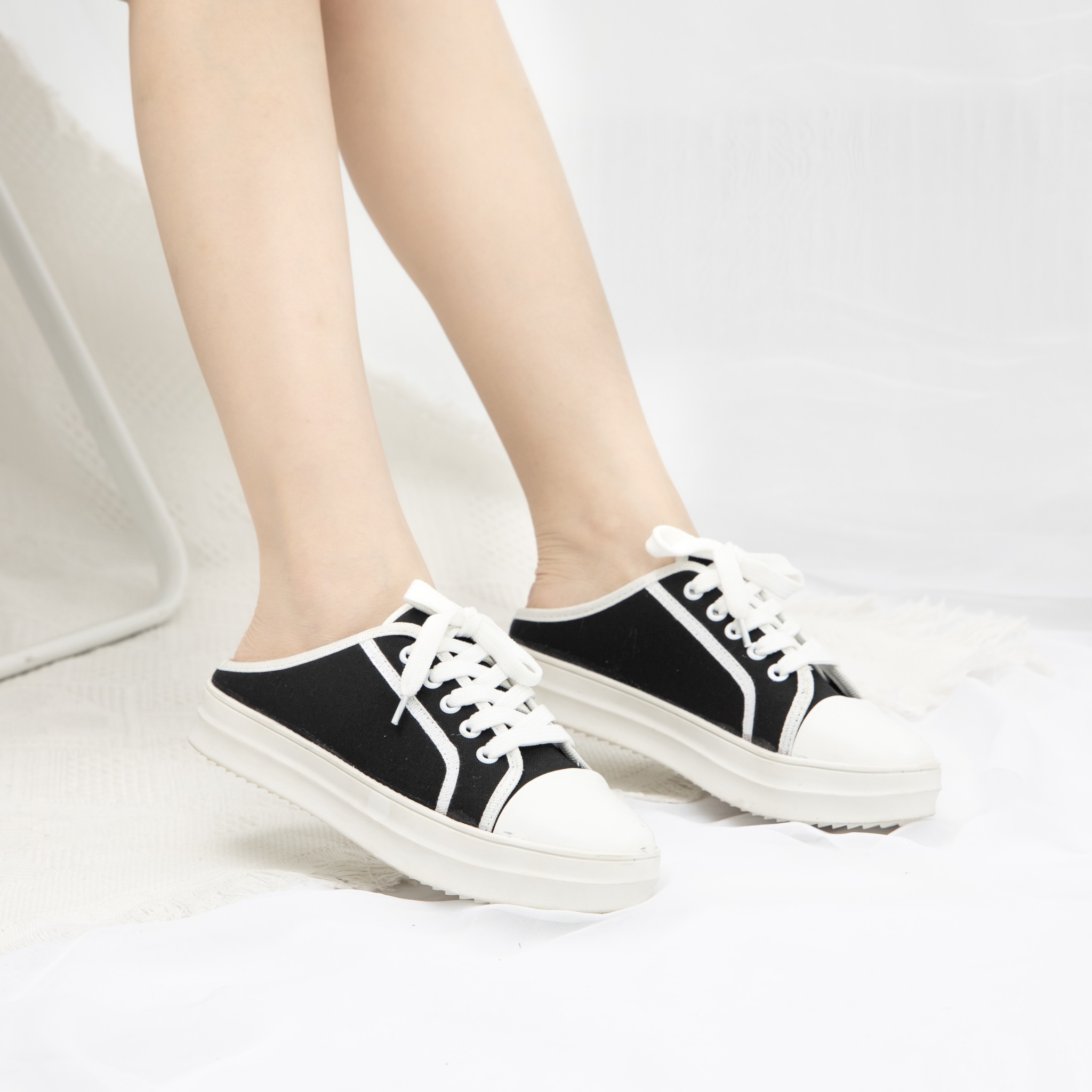 Giày Thể Thao Nữ MWC NUTT- 0583