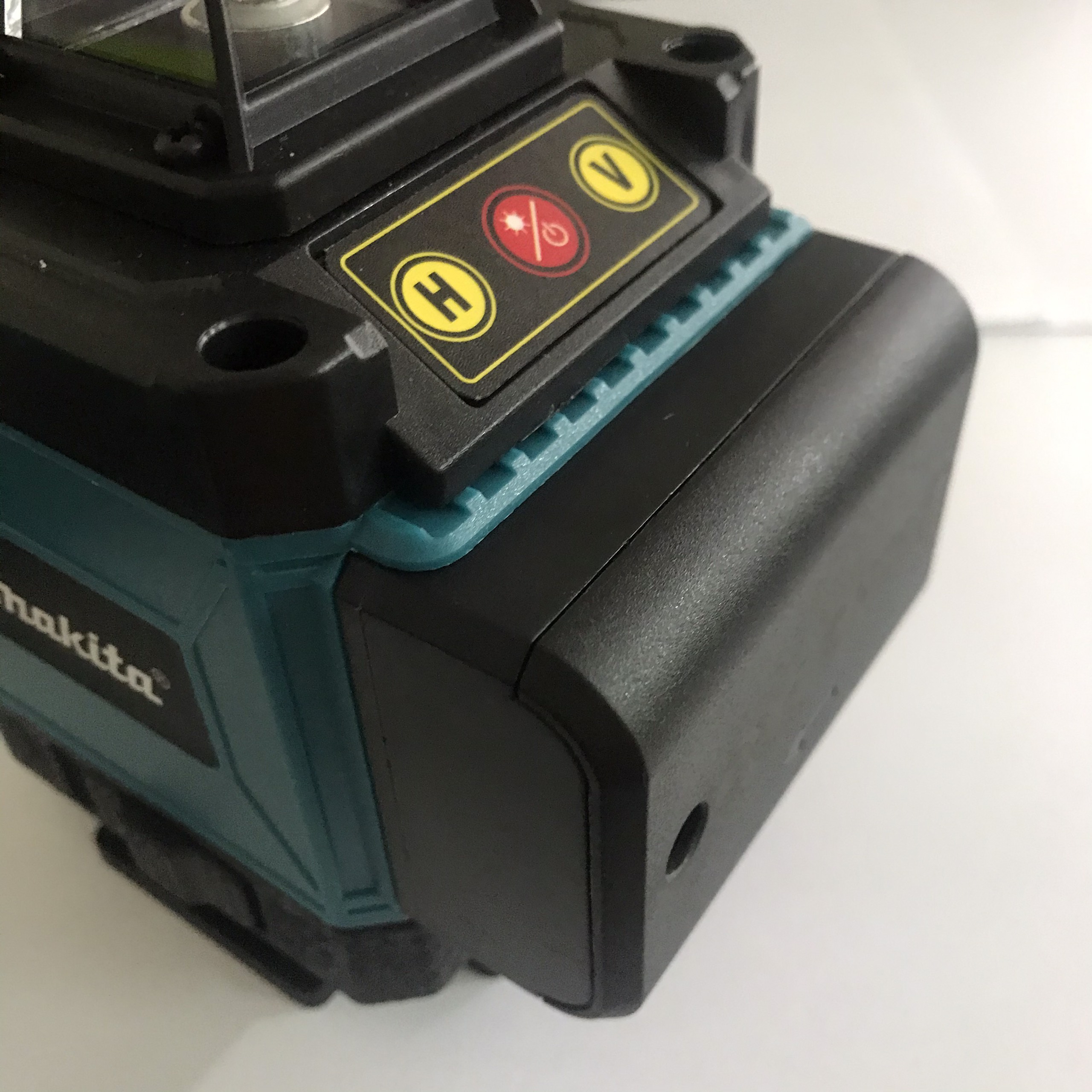 Pin máy cân mực laser 2 chấu (Dùng được cho loại 5 tia và 12 tia)