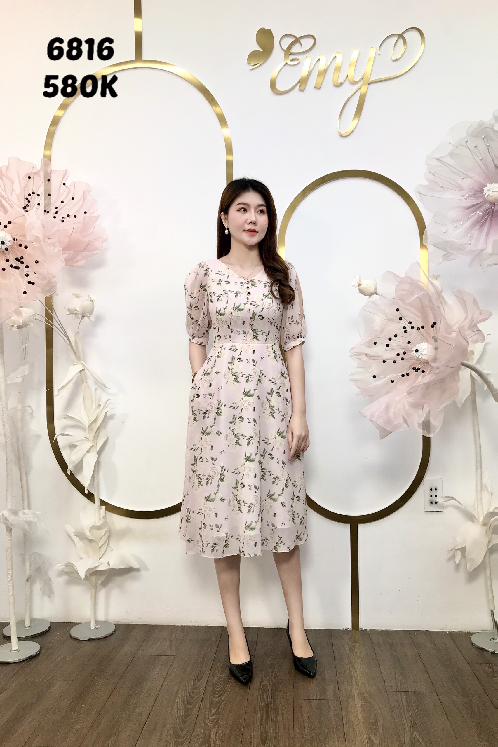 Đầm EMY EM6816 Xoè Cổ V Tay Khoét