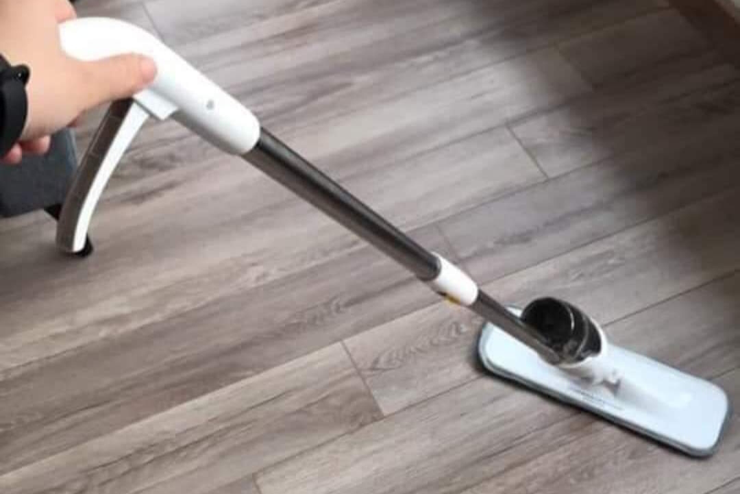 Cây lau nhà Lock&Lock dạng xịt nước ETM461, ETM462 [gồm 2 bông lau đi kèm]