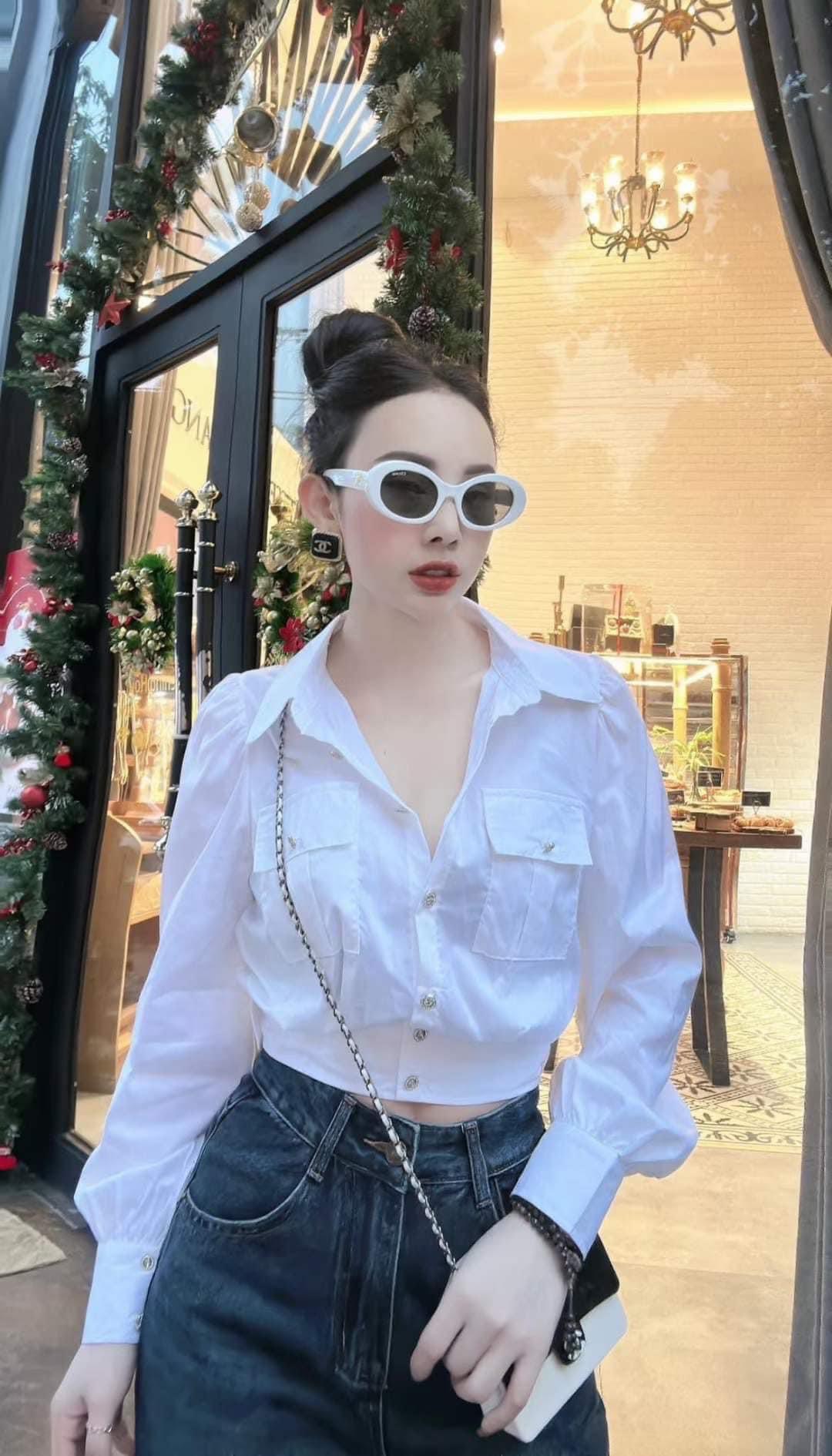 Áo sơ mi croptop khuy nấm