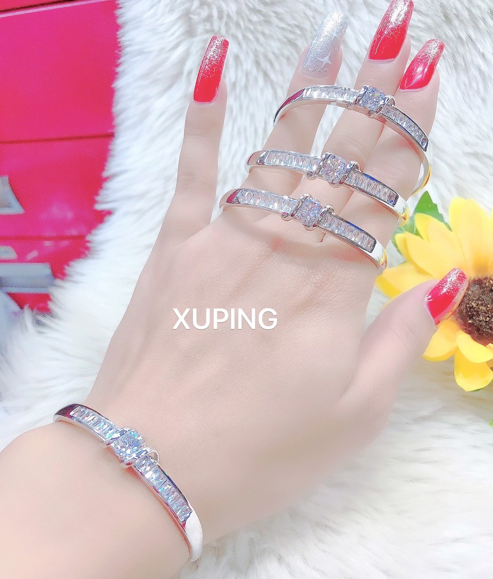 Vòng tay nữ bạch kim xuping cao cấp, chất liệu lõi bạc - vĩnh viễn không đen - v081105 jurishop