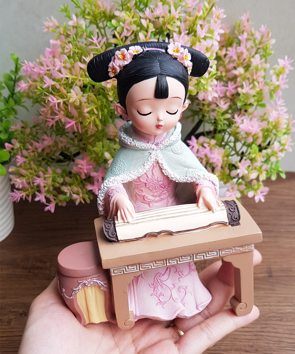 Bộ tượng thiếu nữ Cầm Kỳ Thi Họa