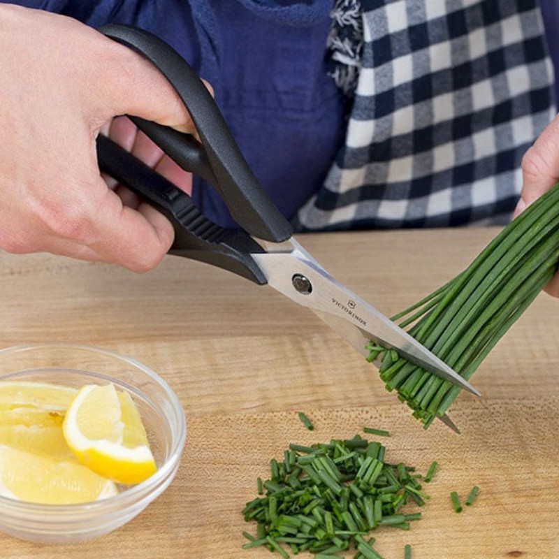 Kéo bếp đa năng Victorinox chuyên cắt thịt, cá