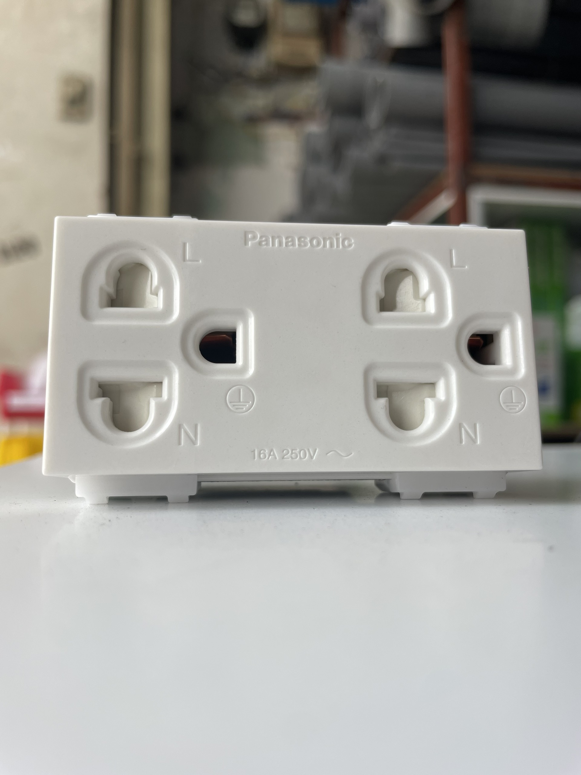 Ổ cắm đôi 3 chấu 16A Pananasonic