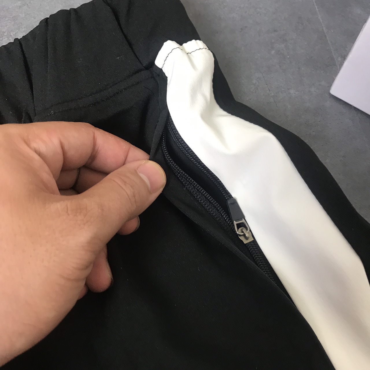 Quần Jogger Nam 1 Sọc Lửng, Poly 2 da Co Dãn 4 Chiều Mã N139