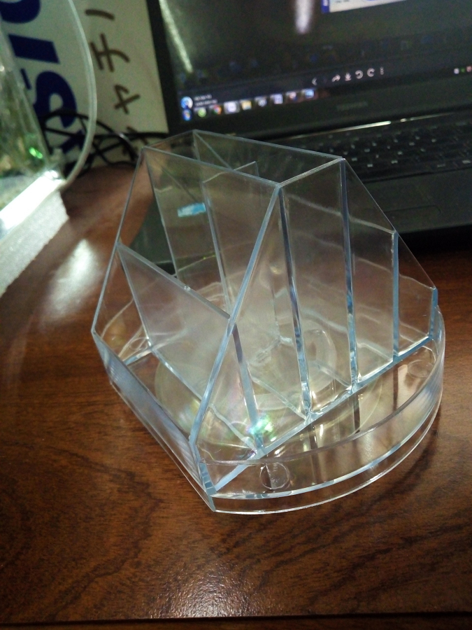 [HCM]Khay cắm bút TTM 3006 - Xoay 360 độ - Hình tháp