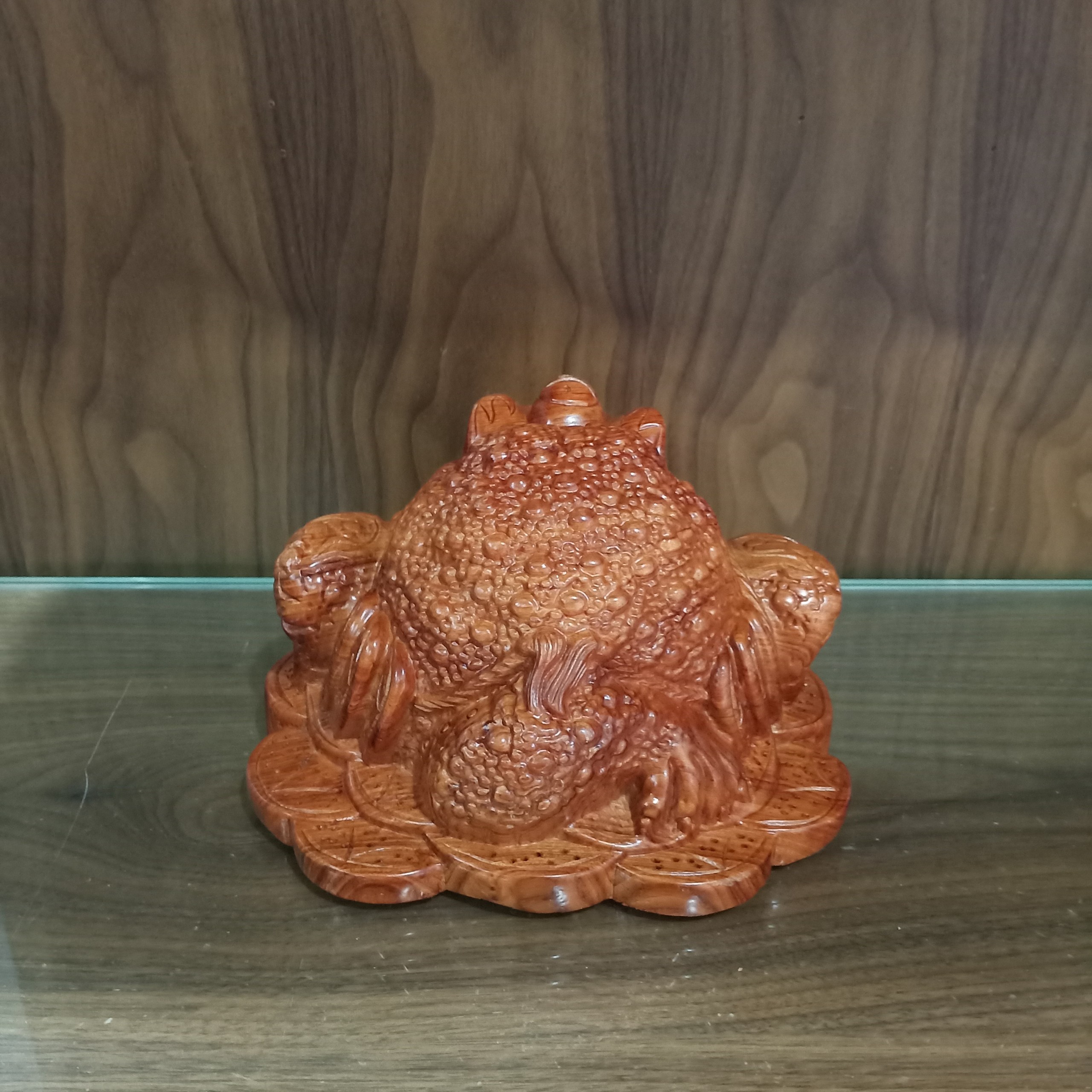 Cóc ngậm tiền (thiềm thừ) bằng gỗ hương (Cao 12, ngang 19, sâu 17 cm)