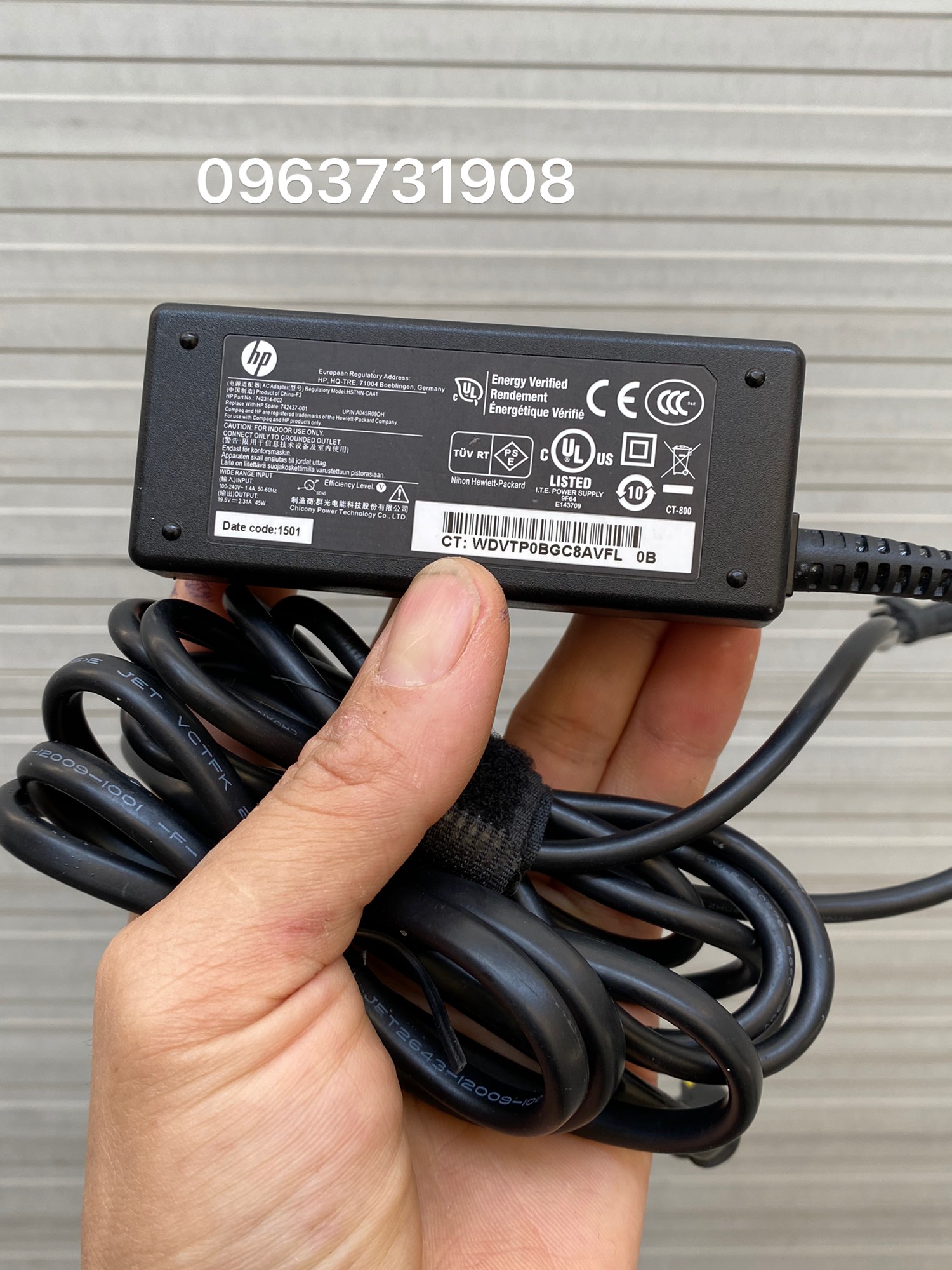 Dây sạc laptop hp 19.5v-2.31a 45w chân kim to bản gốc hp cung cấp