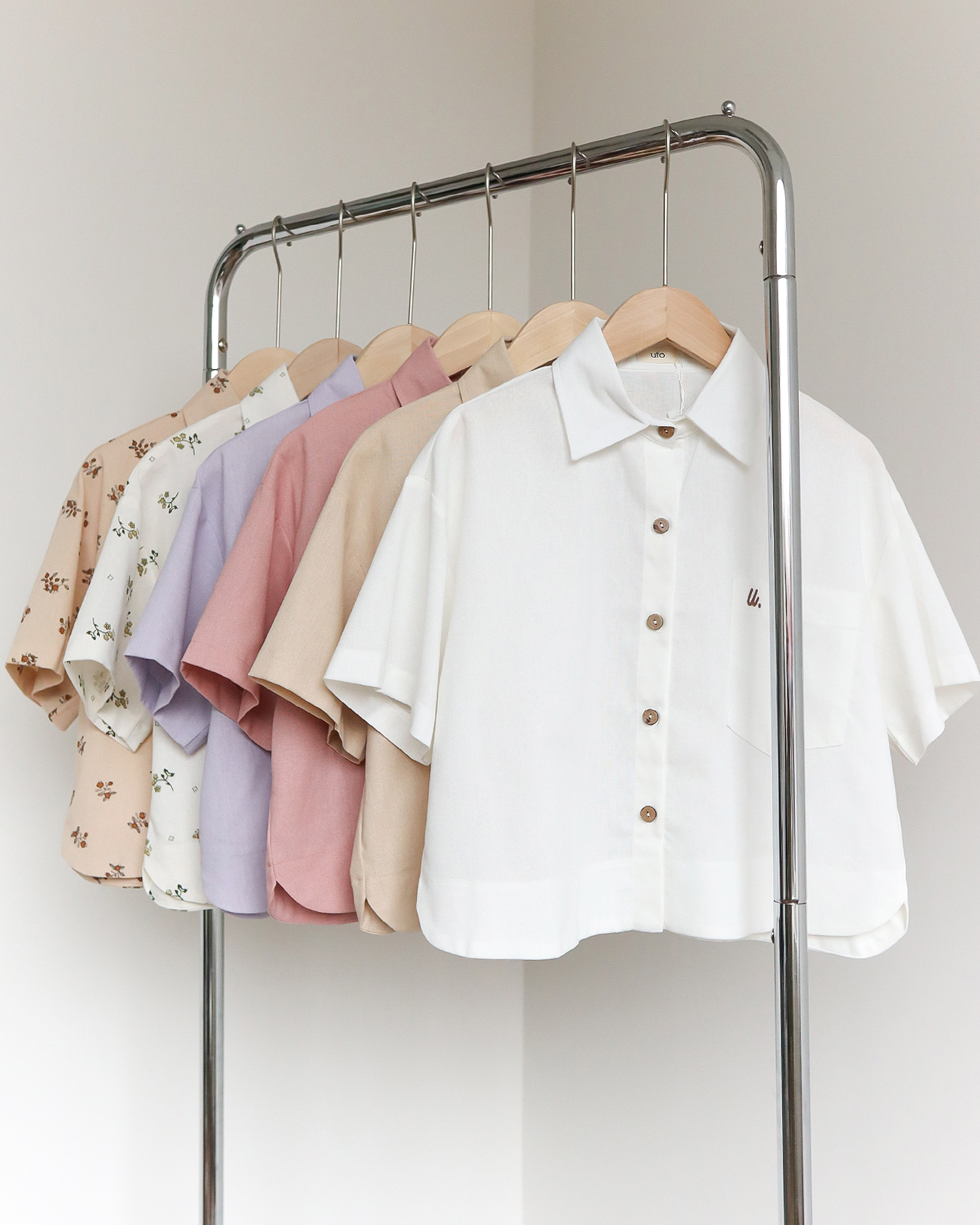 [Nhập LAZLOOK99 GIẢM 100K/500K] Áo sơ mi linen bột dáng lửng freesize - Lágum Croptop - by ufo.thebasic