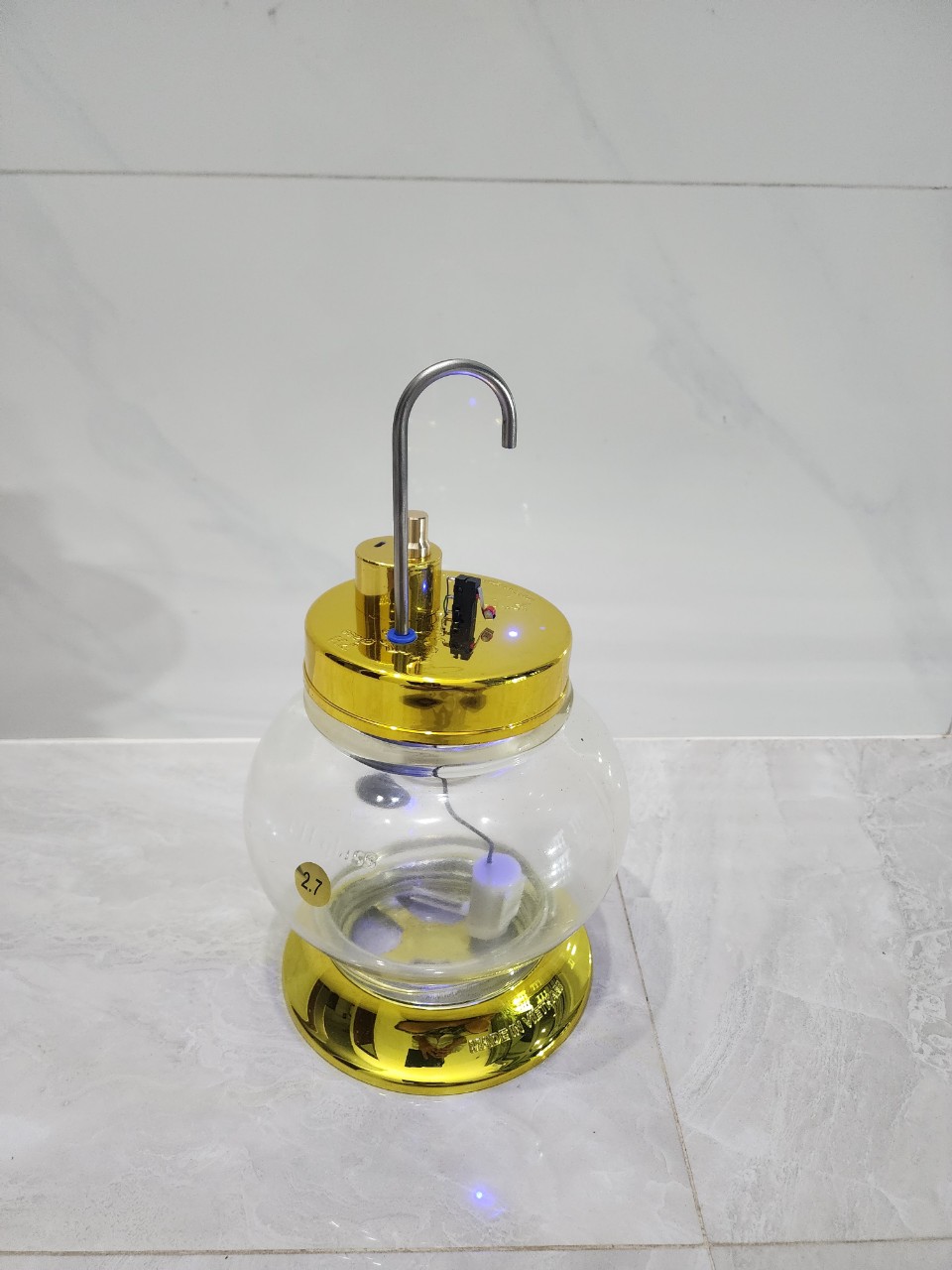 Bình rót rươu tự động  thủy tinh cao cấp 2.7 lit