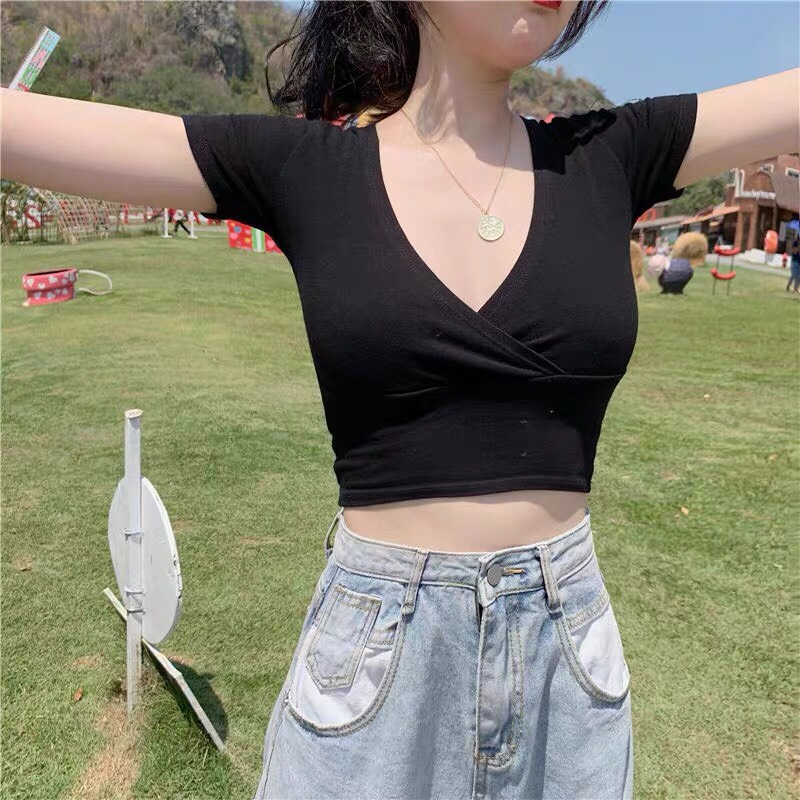 Áo Croptop Cổ V Xẻ Ngực Sexy Basic Đen Và Trắng