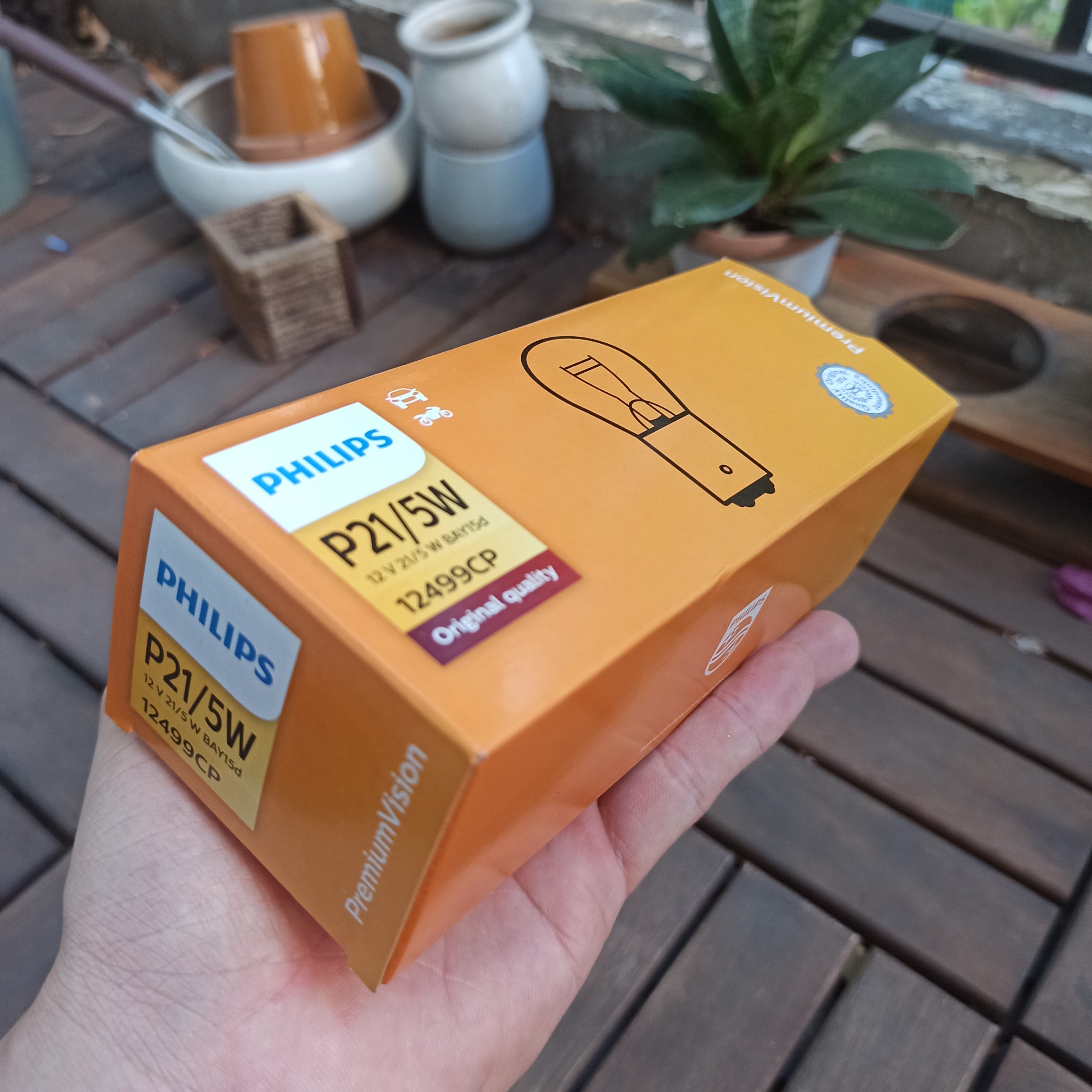 Hộp bóng đèn Philips Halogen P21/5W 12499CP - 12V/5W - BAY15D - S25 - 2 tim- Hộp 10 bóng