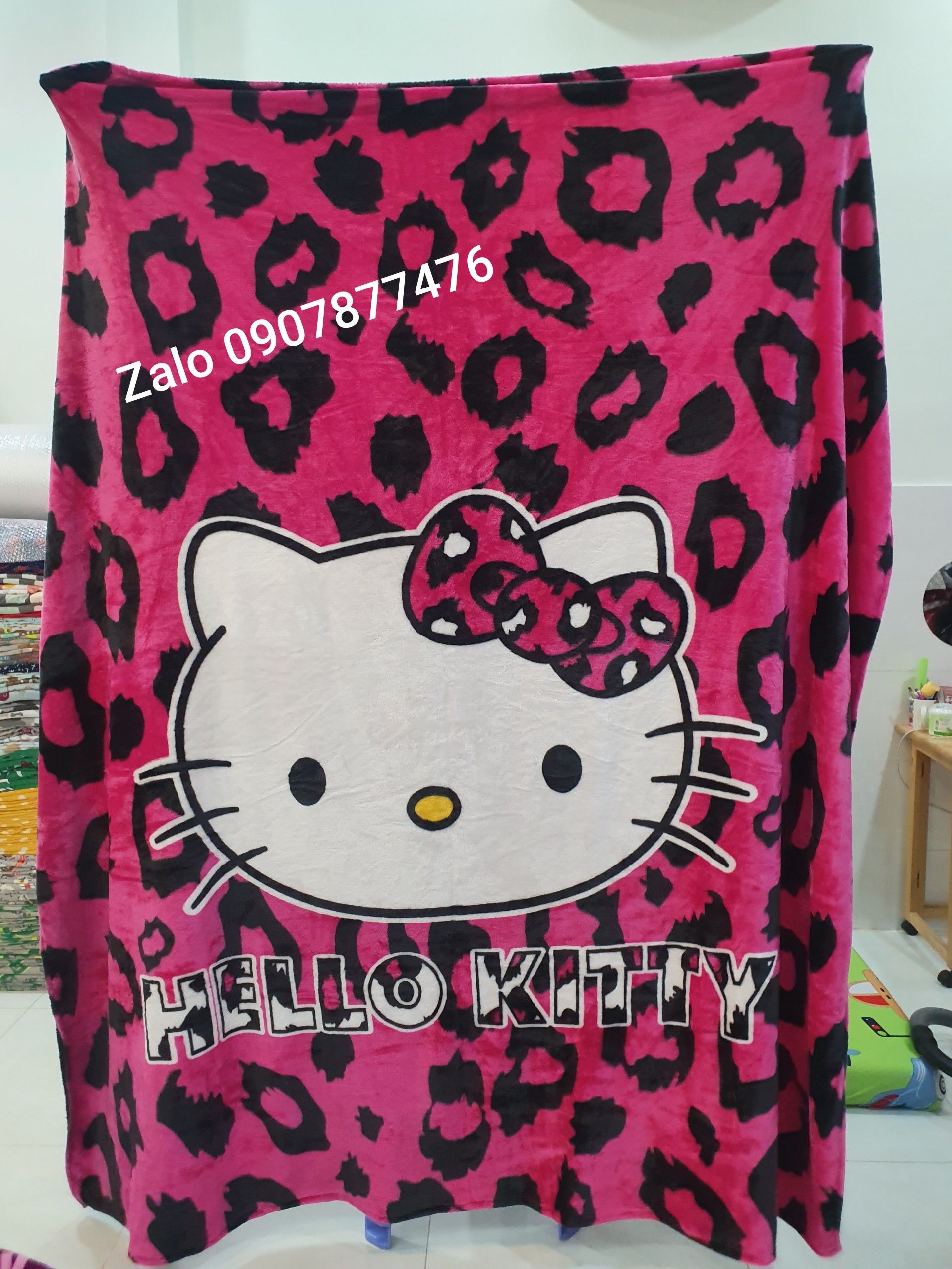 Chăn mền lông Disney Hello Kitty cực dễ thương 2m3 x 2m2