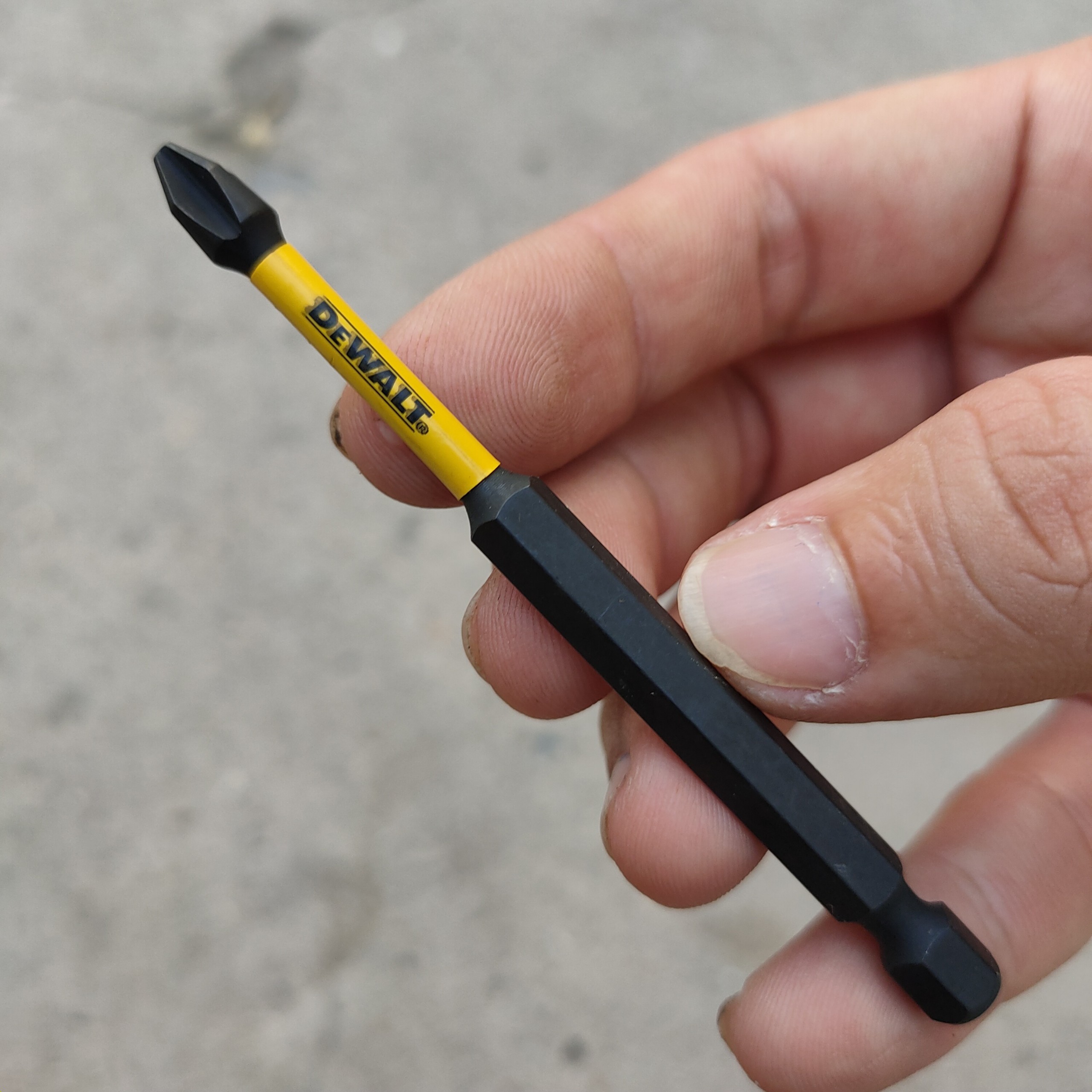 [Socket] Mũi Vặn Vít Dewalt PH2 - Dài 9cm - Đen Tem Vàng