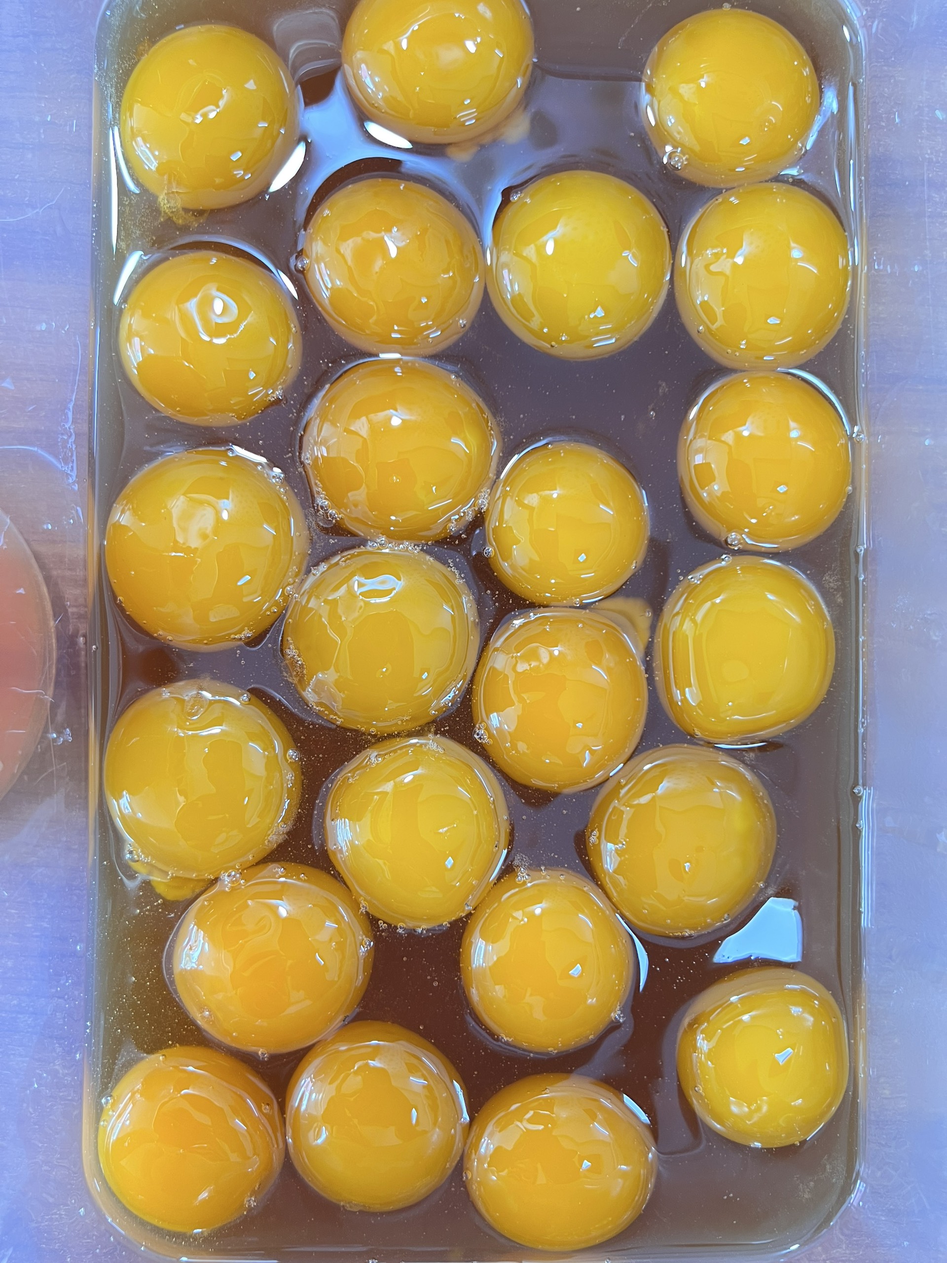 Lòng đỏ trứng gà ngâm mật ong