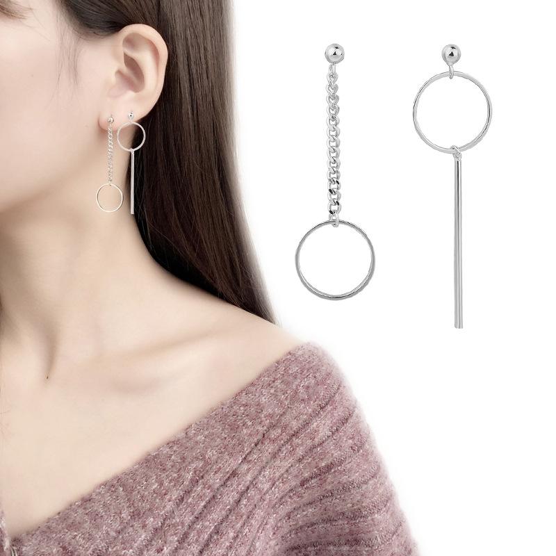 Khuyên tai nữ vòng tròn bất đối xứng