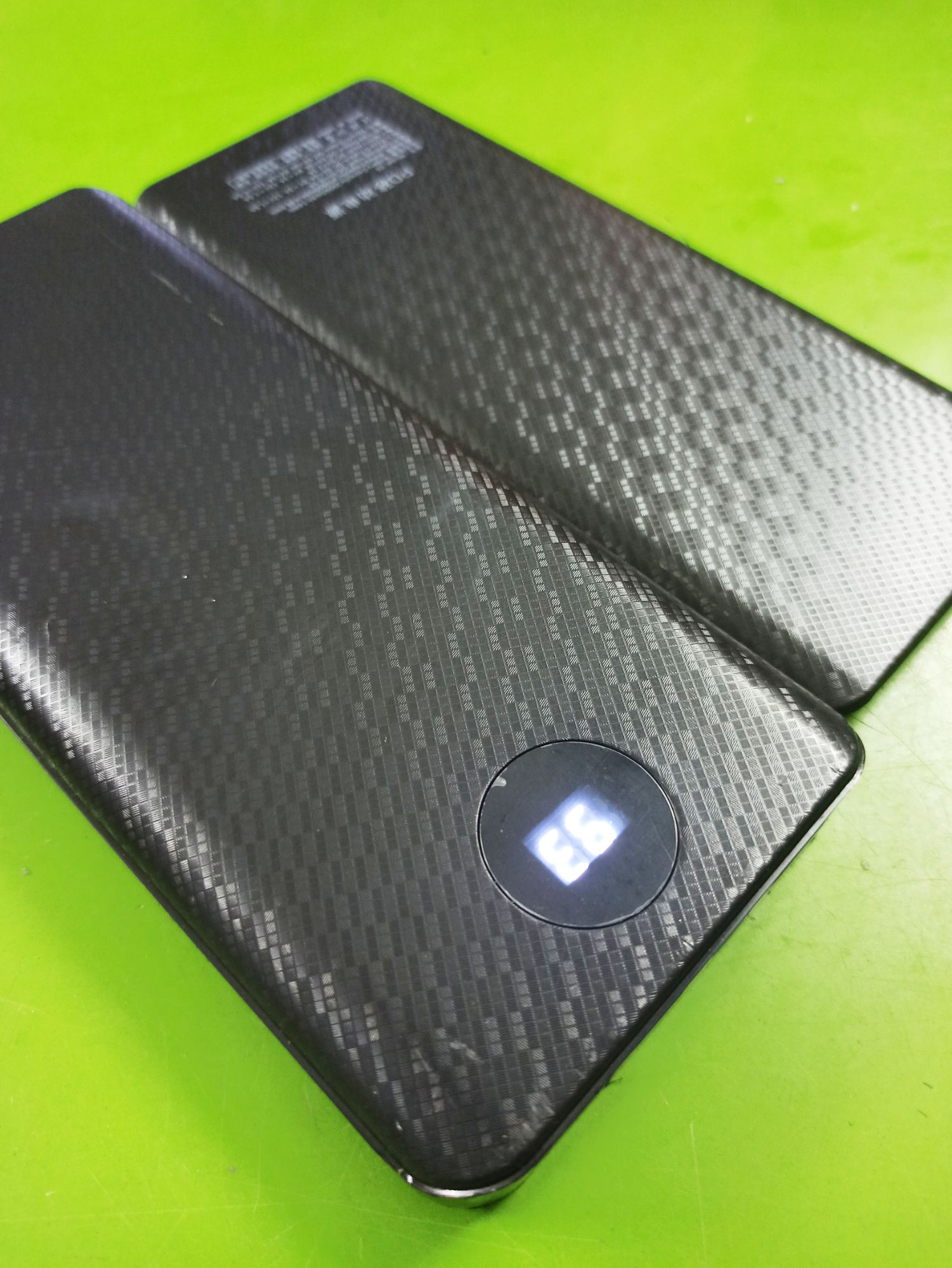 Box sạc dự phòng 8 cell 3 cổng vào màu đen