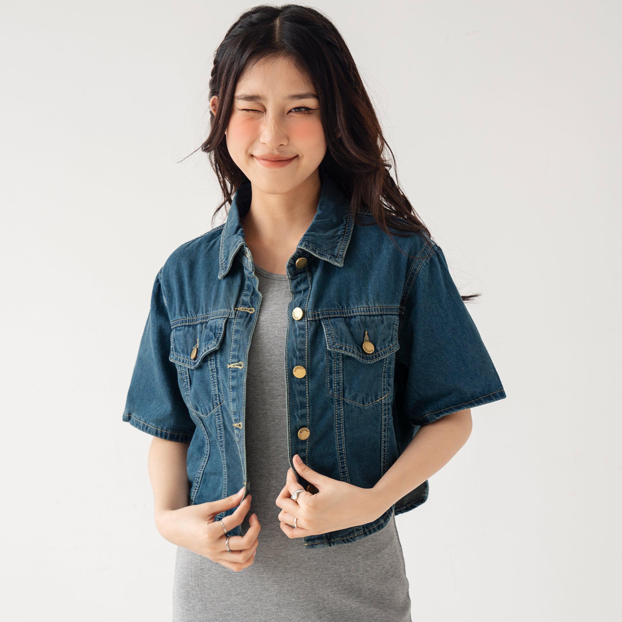 BLEUBIRD Áo khoác denim mỏng dáng ngắn Denim Jacket